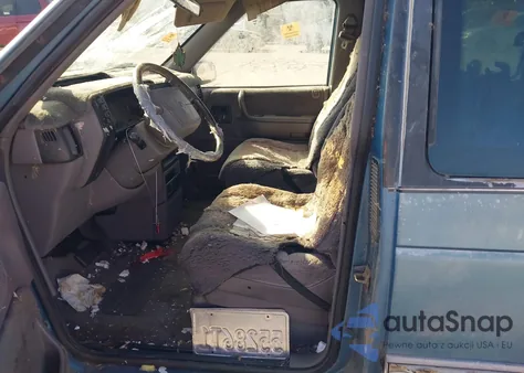 1992 Plymouth Grand Voyager Le from USA, damaged, VIN 1P4GH54R4NX252888